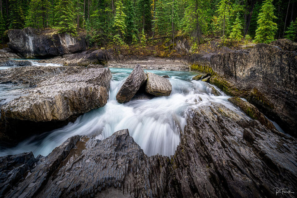 yoho kicking horse river